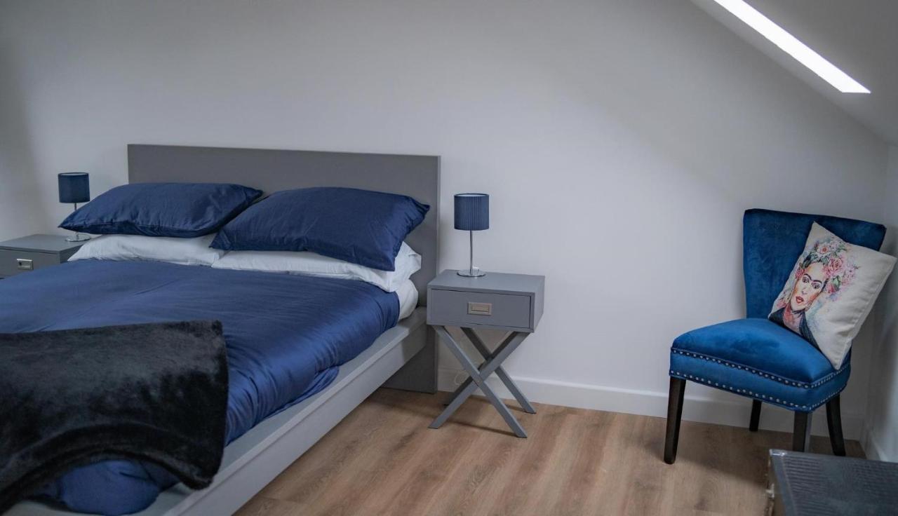 The Red House Modern Stylish Home From Home Walking Distance To Cardiff Bay And City Centre With Parking Екстериор снимка