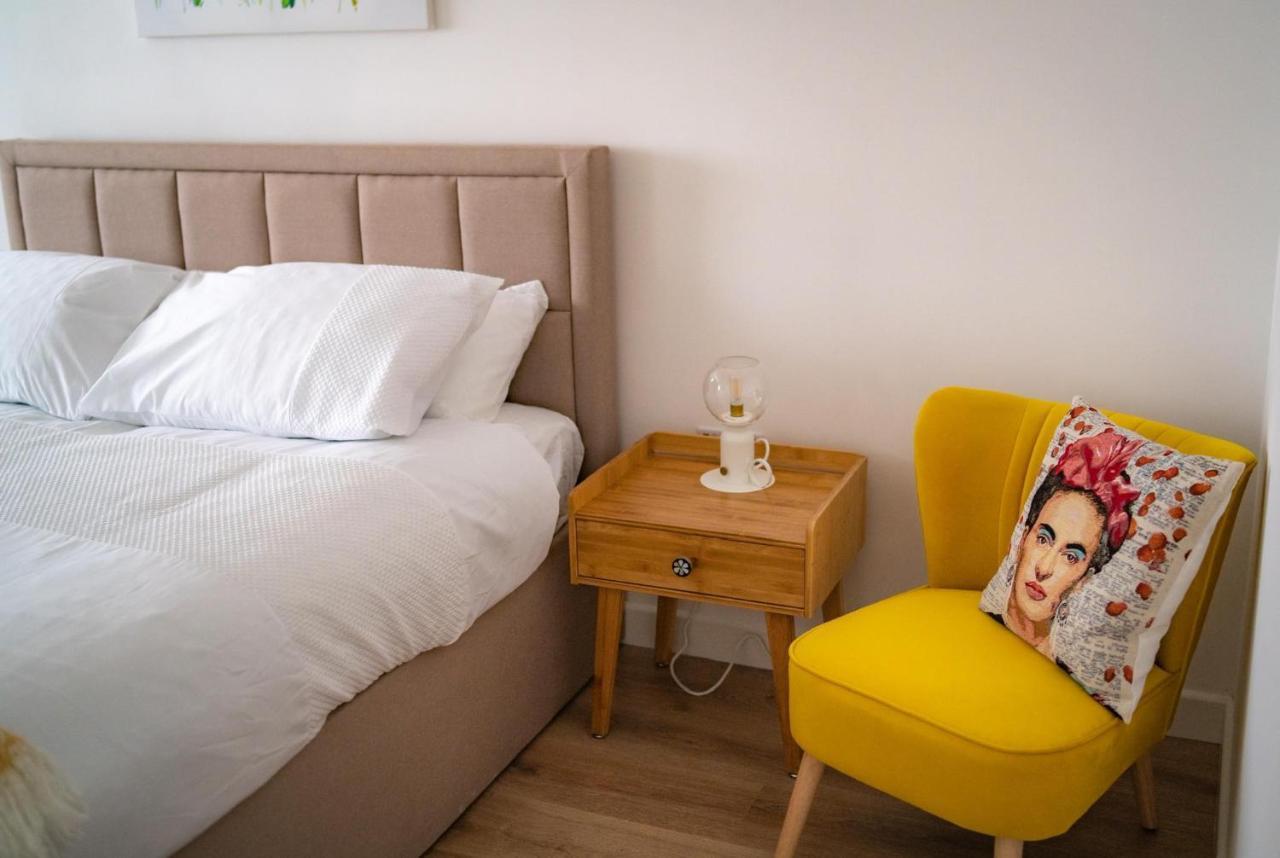 The Red House Modern Stylish Home From Home Walking Distance To Cardiff Bay And City Centre With Parking Екстериор снимка